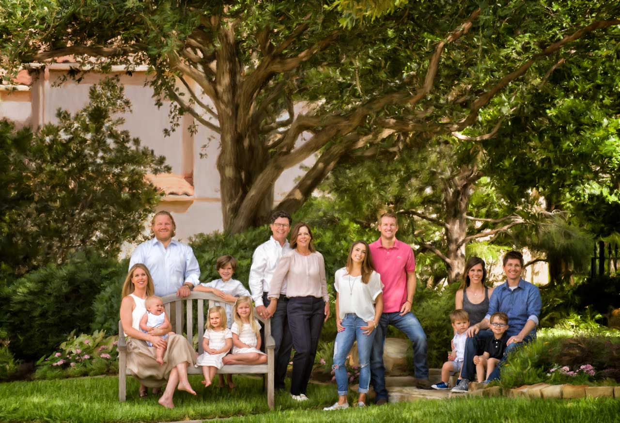 Photograph of different generations of a family in a garden Isabelle Guillen, Portrait Photographer in Dallas Metroplex