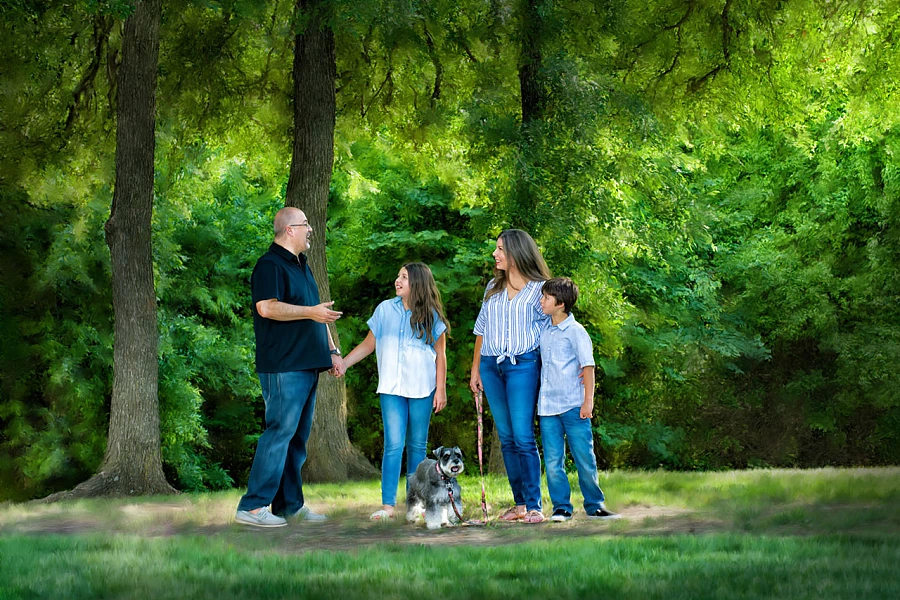 Photograph of a couple by Isabelle Guillen, Portrait Photographer in Dallas Metroplex